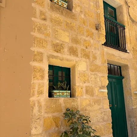 Vincenti's Rest In - A Traditional Old House Vittoriosa