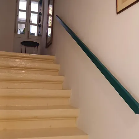 Vincenti's Rest In - A Traditional Old House