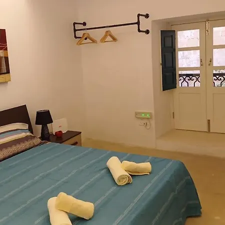 Vincenti's Rest In - A Traditional Old House Σπίτι διακοπών *