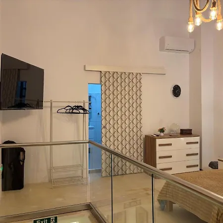 Vincenti's Rest In - A Traditional Old House Σπίτι διακοπών *