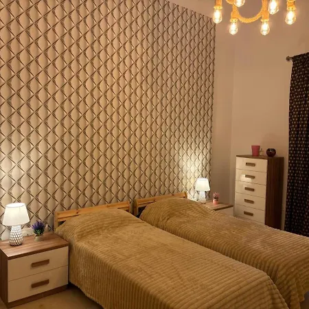 Vincenti's Rest In - A Traditional Old House