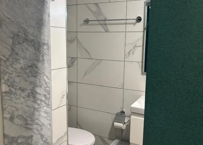 Vincenti's Rest In - A Traditional Old House